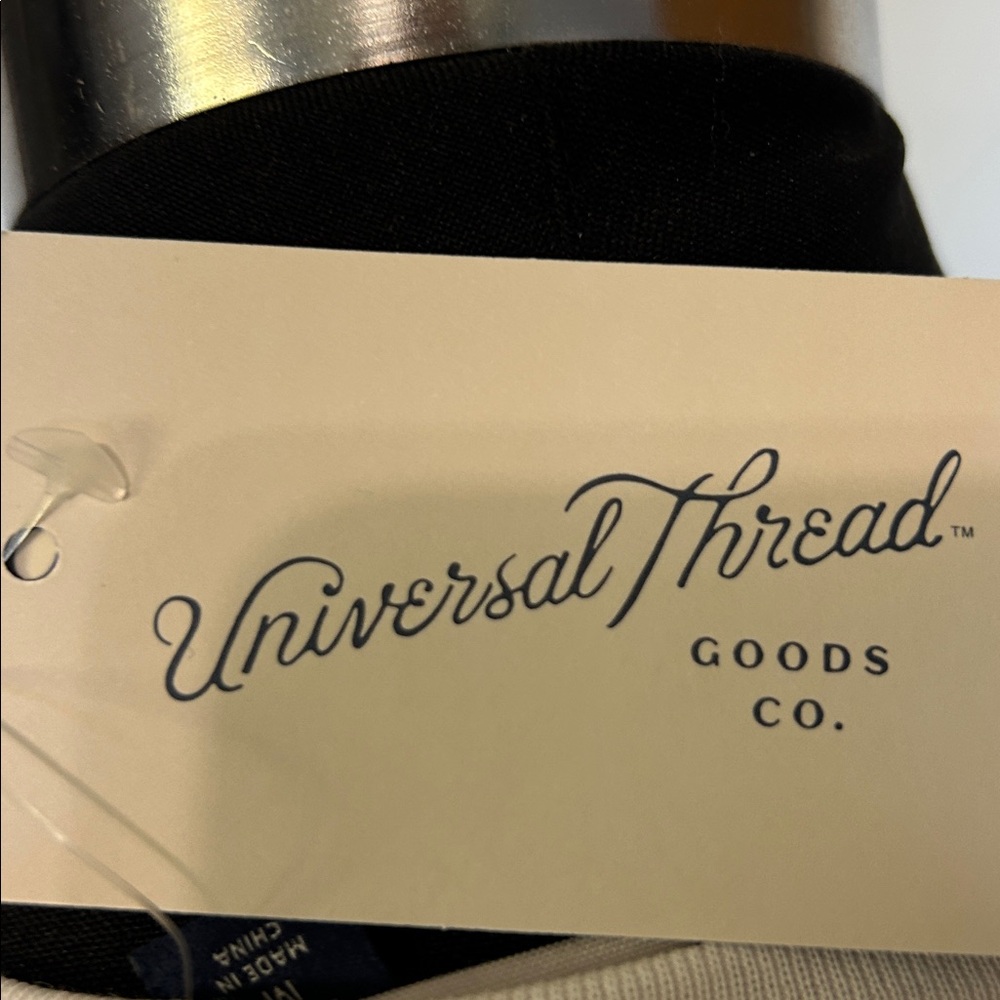 Universal Thread  Goods - Picture 7 of 7